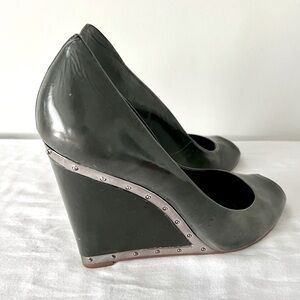 BCBG Max Azria Grey Leather Peep Toe Wedges Silver Studded Accents